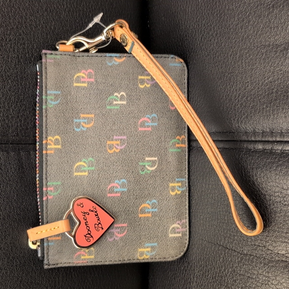 NWOT Dooney & Bourke Vintage Multicolor Logo Wristlet